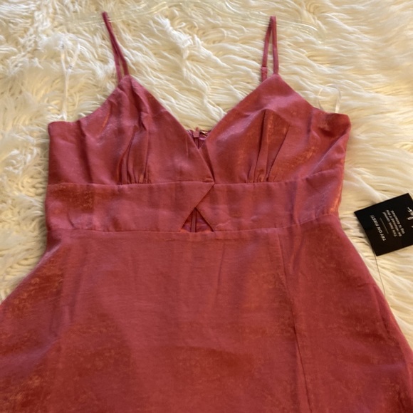 Lulus Dress length 57” bust 30” brand new with tag it is maxi dress and beautifu - Picture 13 of 17